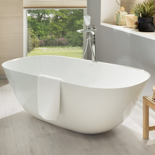 Villeroy & Boch Theano freistehende Badewanne, oval 175x80 cm weiß