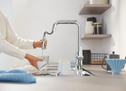 Grohe QuickFix Start Elektronische Spültischarmatur mit ausziehbarer Brause, verchromt